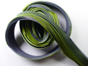 Shib-22-ShGr Shibori zijde per 1/4 yard: Shadow Green