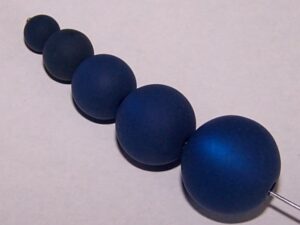 Pol-r10-19 nachtblauw Polaris ronde kraal 10 mm