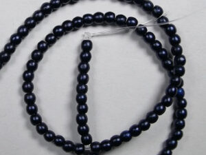 02-R-79032JT Metallic Suede Dark Blue round 2 mm. 100 Pc. - Afbeelding 1