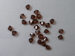 PrBic-04-BULT Light Burgundy Preciosa Bicones 4 mm 25 stuks
