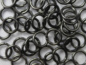 OR-06-ZW Zwarte open ringetjes 6 mm