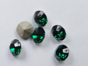 PrC-39-EM Emerald Preciosa Maxima Chaton ss39