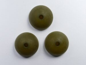 Pol-hr16-28 16 mm Polaris halfronde kraal, olijf - Afbeelding 1