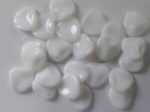 Rose Petals, 14x13 mm, Alabaster