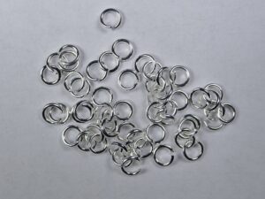 OR-04-LZ Licht-zilverkleurige open ringetjes 4 mm - Afbeelding 1