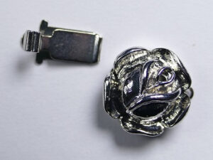 Roosvormige sluiting voor 1 streng, rodium plated