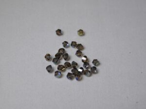 SW-04-IGR 4 mm Crystal Irridescent Green Swarovski Element Bicones