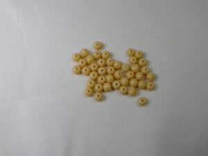 04-R-13020 Ivory Round 4 mm 100 Pc.
