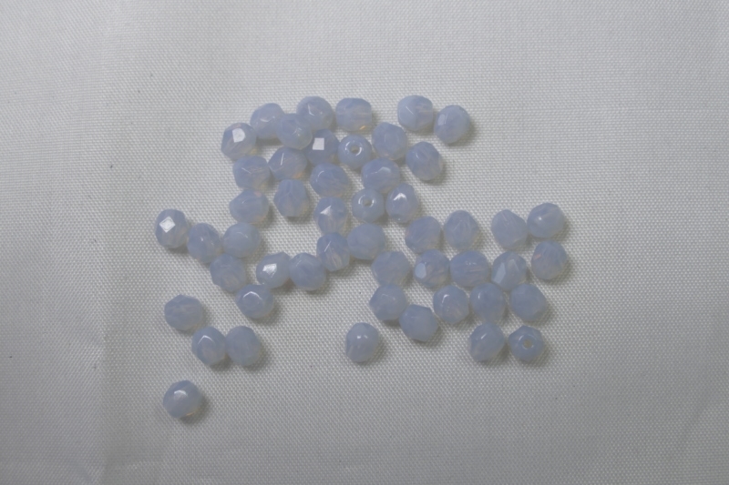 FP1-04-21000 Milky Amethyst Czech Glass Facet Firepolish 4mm FP1-04-21000 Milky Amethyst Czech Glass Facet Firepolish 4mm
