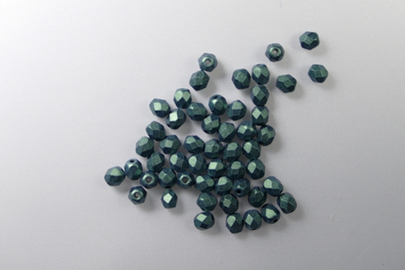 FP1-04-79051MJT Metallic Suede Light Green Czech Glass Facet Firepolish 4mm FP1-04-79051MJT Metallic Suede Light Green Czech Glass Facet Firepolish 4mm