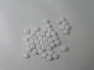 04-R-02010 White Alabaster Round 4 mm. 100 Pc.