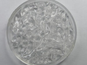 CZM-CR-00030 Crystal CzechMates 2-hole Crescent Beads, 10x3 mm - Afbeelding 1