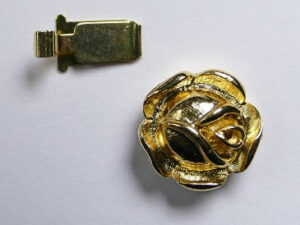 Roosvormige sluiting voor 1 streng, gold plated