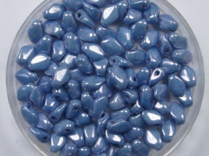 GB-03000-14464 Gekko beads, 3x5 mm, Chalk White Baby Blue Luster