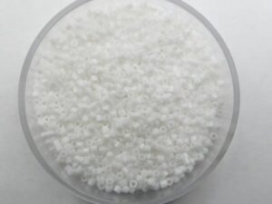 DBS-15-0200 Opaque Chalk White Miyuki Delica's 15/0 - Afbeelding 1