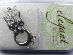 Bijzondere sluiting voor 3 strengen, Cheetah, rhodium plated