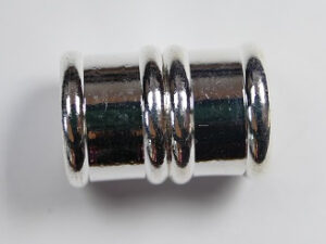 Magnetische 'bamboe'sluiting, 18x12mm, Zilverkleurig