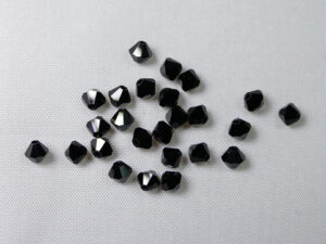 PrBic-04-JET Jet Preciosa bicones 4 mm 25 stuks