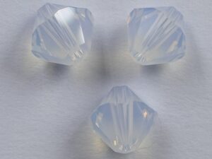 6 mm White Opal Swarovski Element Bicones - Afbeelding 1