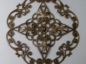 Vintaj diamond circle filigree