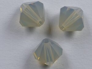 6 mm Light Grey Opal Swarovski Element Bicones - Afbeelding 1
