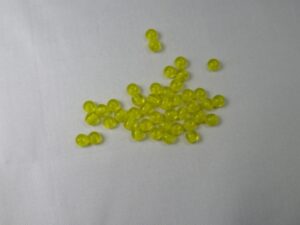 04-R-80010 Round Beads , 4 mm, Czech Glass Lemon