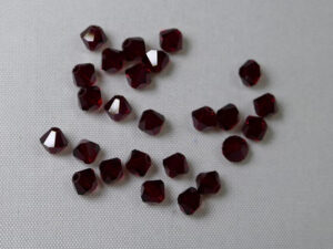 PrBic-04-SIA Siam Preciosa Bicones 4 mm 25 stuks