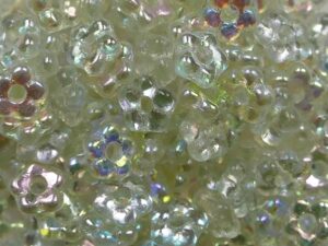 FB-00030-98539 Czech Glass Flower Beads, Crystal Green Rainbow - Afbeelding 1