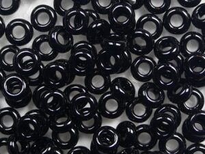 TN-06-0049 Opaque Jet TOHO Demi Round - Afbeelding 1