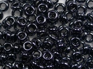 TN-06-0081 Metallic Hematite TOHO Demi Round