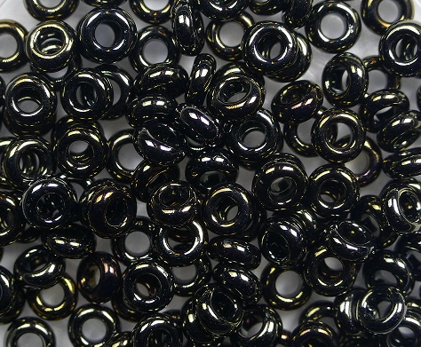 TN-06-0083 toho demi round 6-0 metallic iris brown