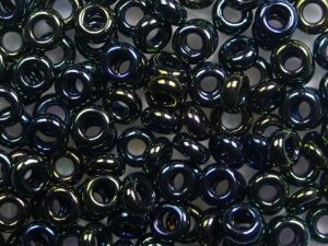 TN-06-0084 Metallic Iris Green TOHO Demi Round