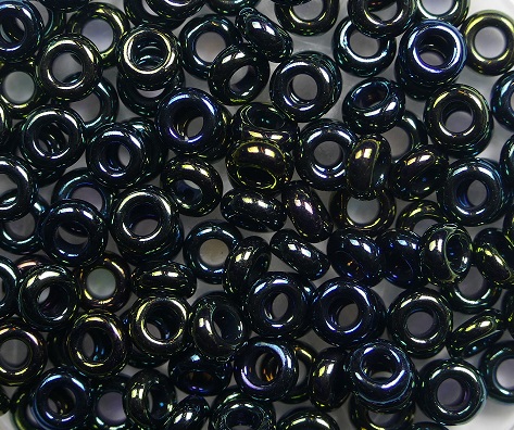 TN-06-0084 toho demi round 6-0 metallic iris green