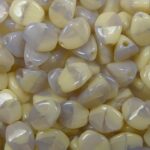 PI-x1545 pinch beads 5×3 opal cream alexandrite