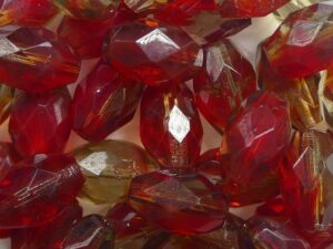 0050292 Crystal Garnet/Ruby Melee Faceted Olive 9 x 6 mm. 12 Pc. - Afbeelding 1