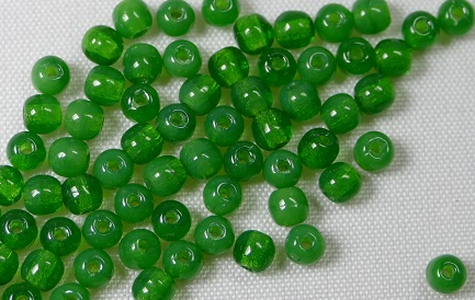 3 mm rounds 51010 milky apple green
