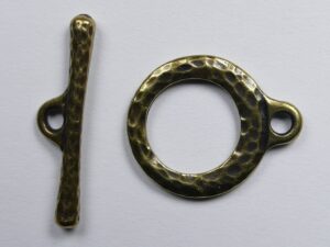 TC94-6205-27 Tierracast Kapittelslot Toggle Clasp Craftsman Brass Oxide