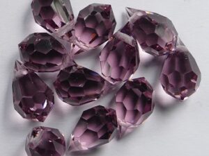 PrD-681-6-AMYLT Light Amethyst Preciosa Drop, 6x10 mm - Afbeelding 1