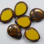 0130137 polished drops 16×12 mm sunflower yellow bronze picasso, color 93110BT