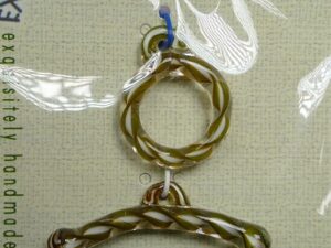 TGL-01-OL/WH Toggle Clasp, kapittelsluiting, 1 streng , glas: olivine/white swirl - Afbeelding 1