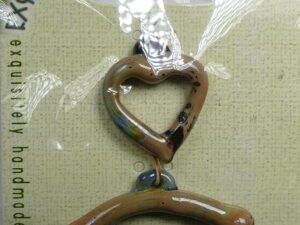 TGL-02-OL Toggle Clasp, kapittelsluiting, 1 streng , glas, hartvormig: olivine-hyacinth