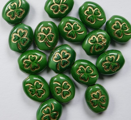 0100551 Oval clover 10x9 mm Opaque Green gold inlay color 54110GL