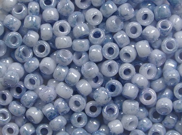 tr-08-1205 toho rounds 8-0 marbled opaque white-blue