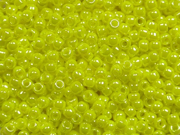 tr-11-0128 toho rounds 11-0 opaque lustered dandelion