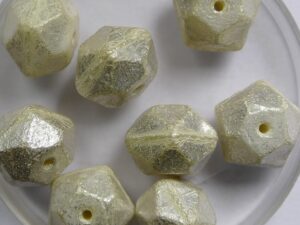 0040257 English Cut Facet Beads 10 mm Alabaster Silver Splash 10 Pc. - Afbeelding 1
