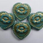 0100556 hearts with flower beads persian turquoise gold washed color 63140-54302