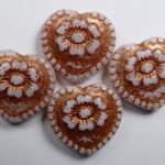 0140262 hearts with flower beads snow white copper washed color 02020-54319