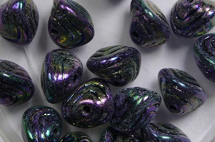 0080711 carved bead 7x9 mm purple iris