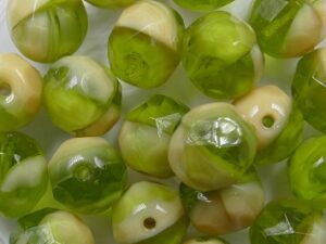 FP1-08-S0320 Olive Creme Czech Glass Facet Firepolish 8 mm 15 stuks
