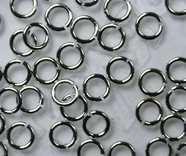 OR-04-ZK open ringetjes 4 mm zilverkleur